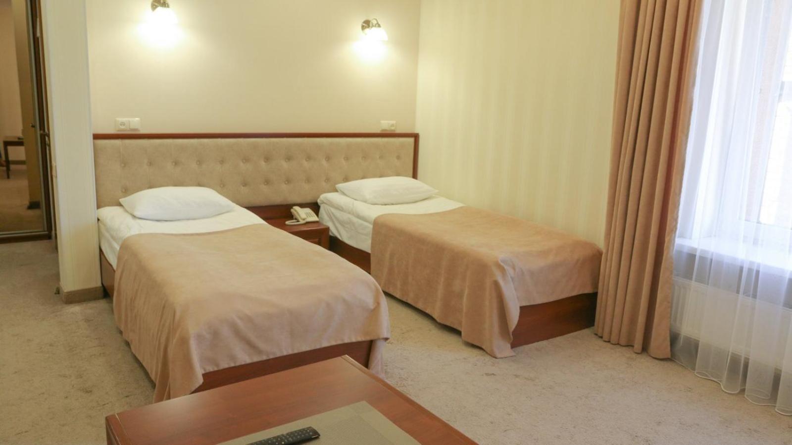 Hotel Status Vinnycja Esterno foto