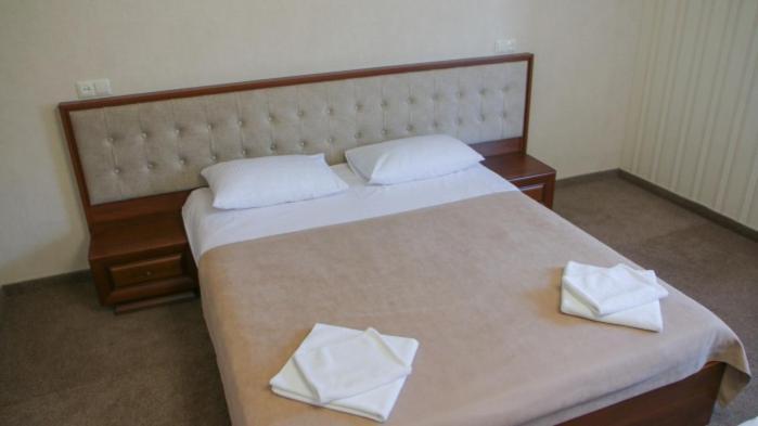 Hotel Status Vinnycja Esterno foto