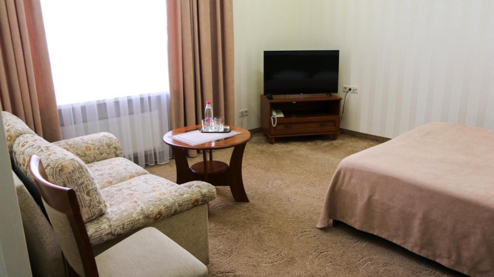 Hotel Status Vinnycja Esterno foto